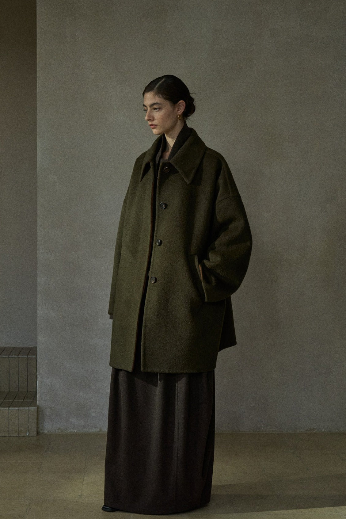 Wool riched structured silhouette mid-length coat | 3 color