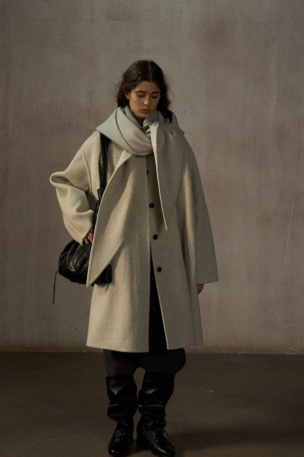100% wool loose-fit mid-length coat with a scarf hood | 2 color