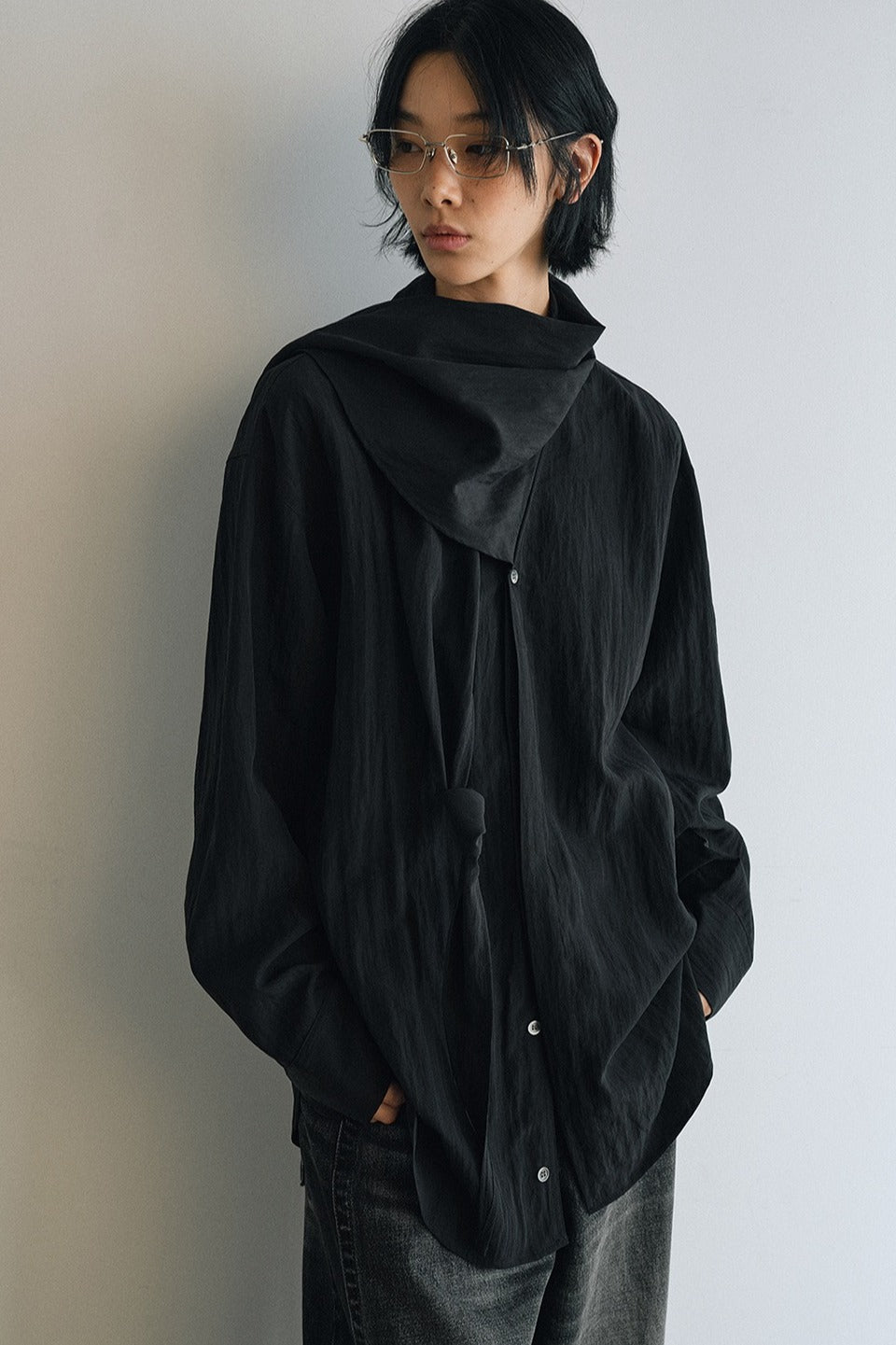 Lyocell-cotton scarf collar loose V-neck shirt | 3 color