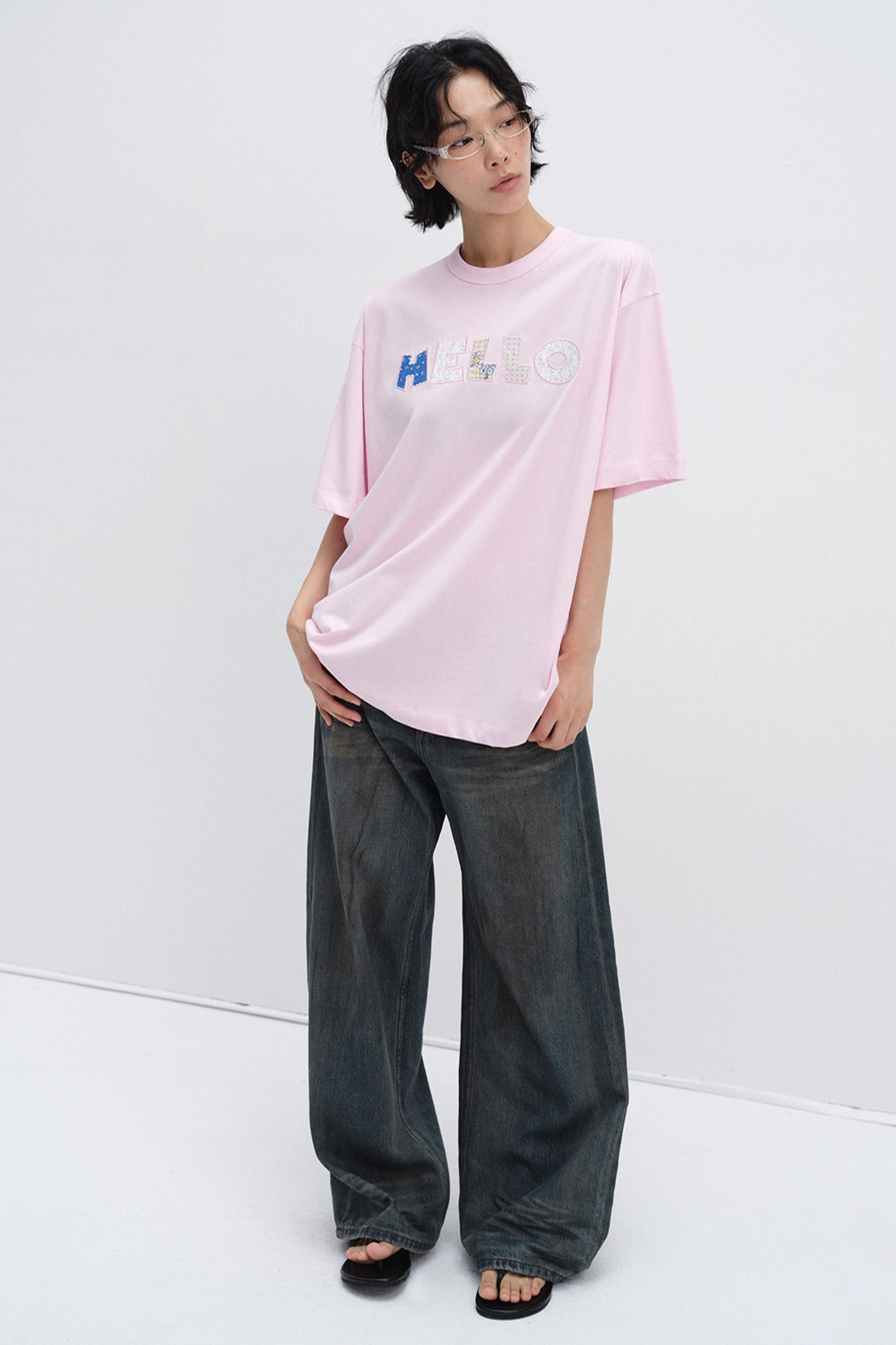 Cotton loose t-shirt with embroidered patches | 3 color