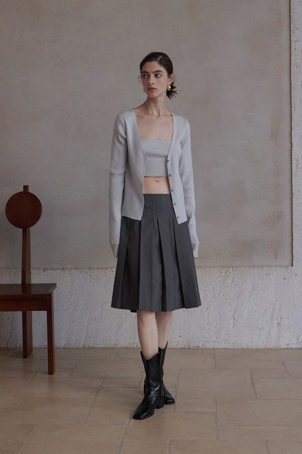 Wool containing fine ribbing V-neck cardigan | 3 color