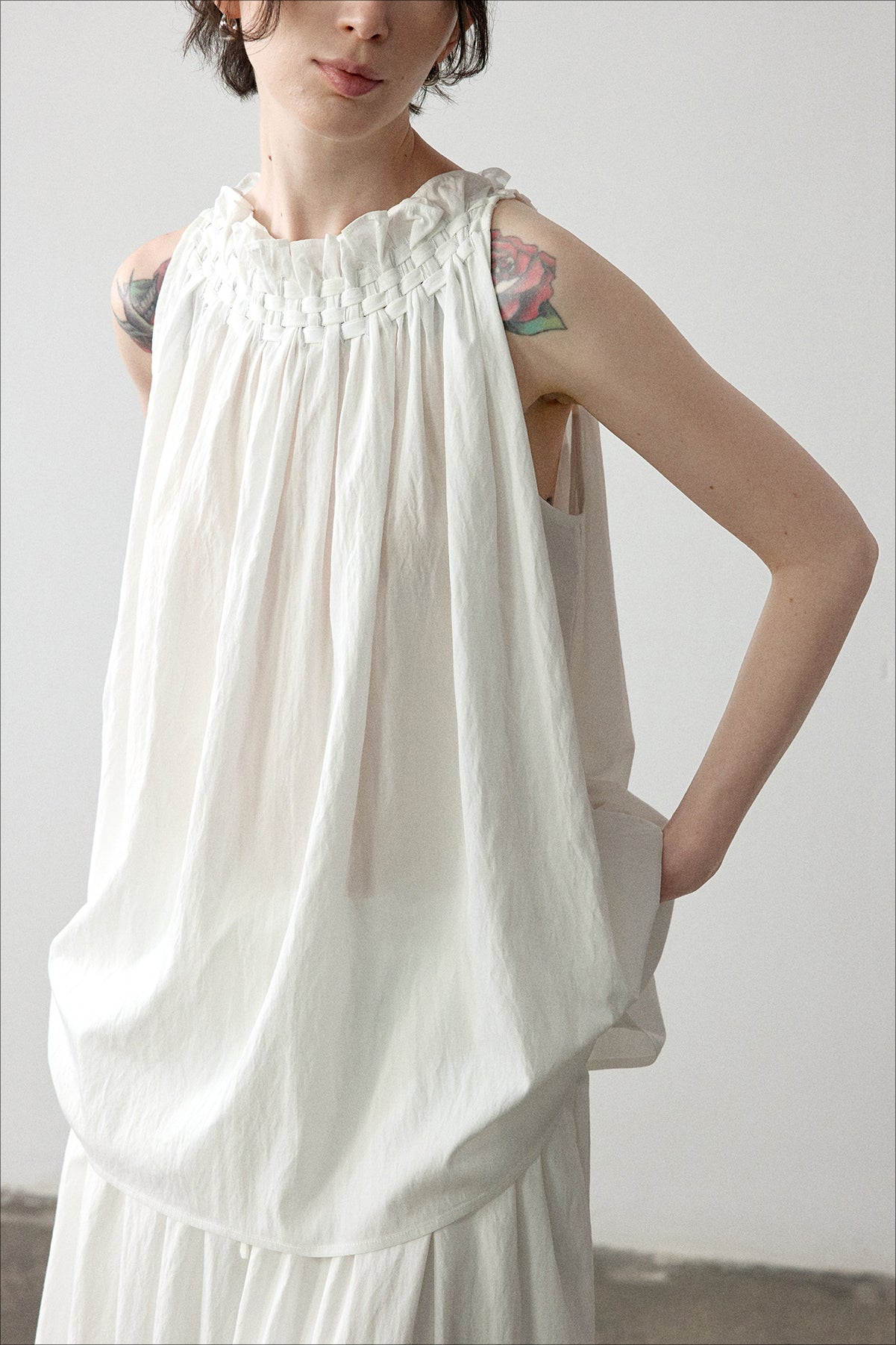 Viscose blend hand-crafted peplum neck vest | 4 color