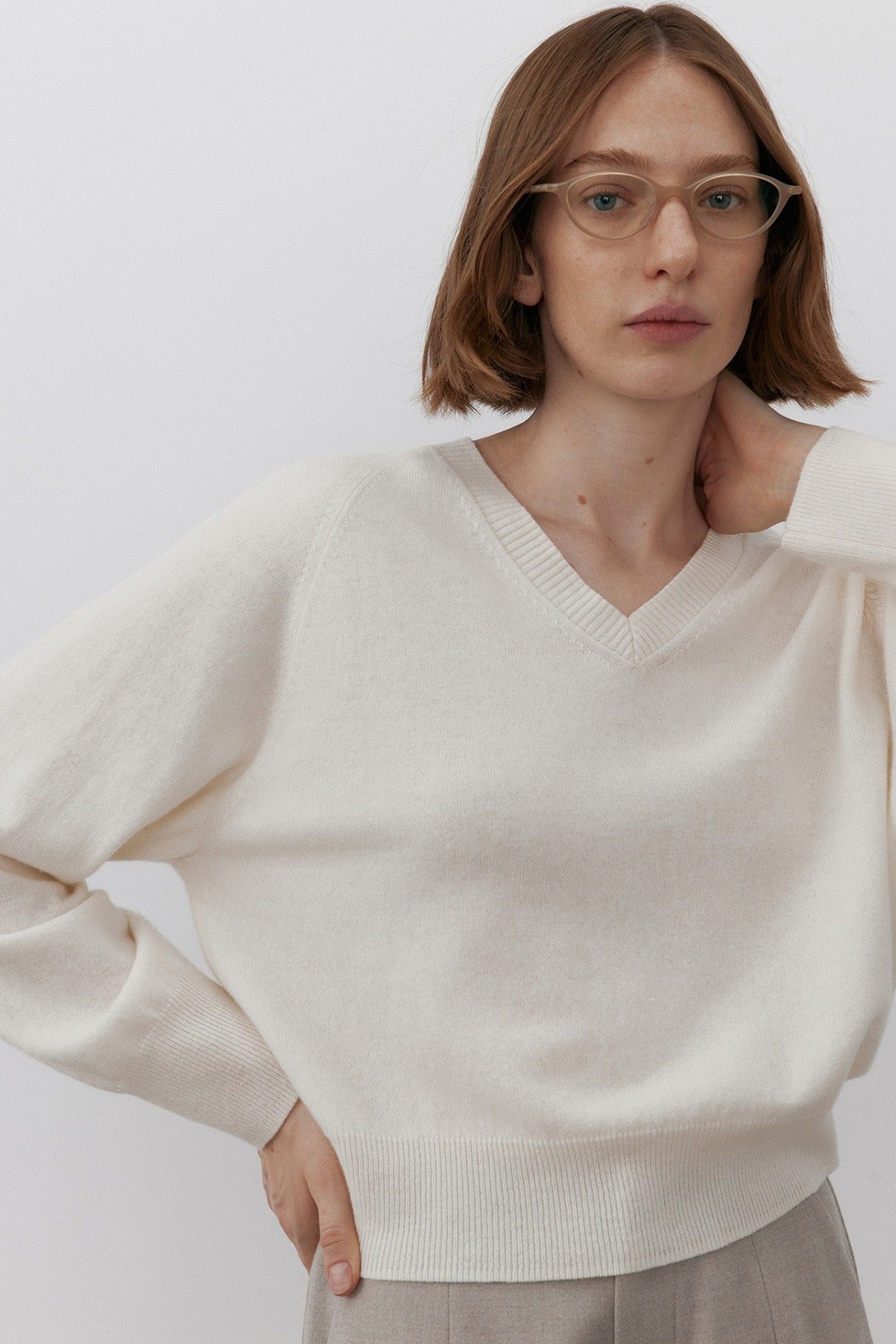 100% wool loose fit v-neck sweater | 2 color