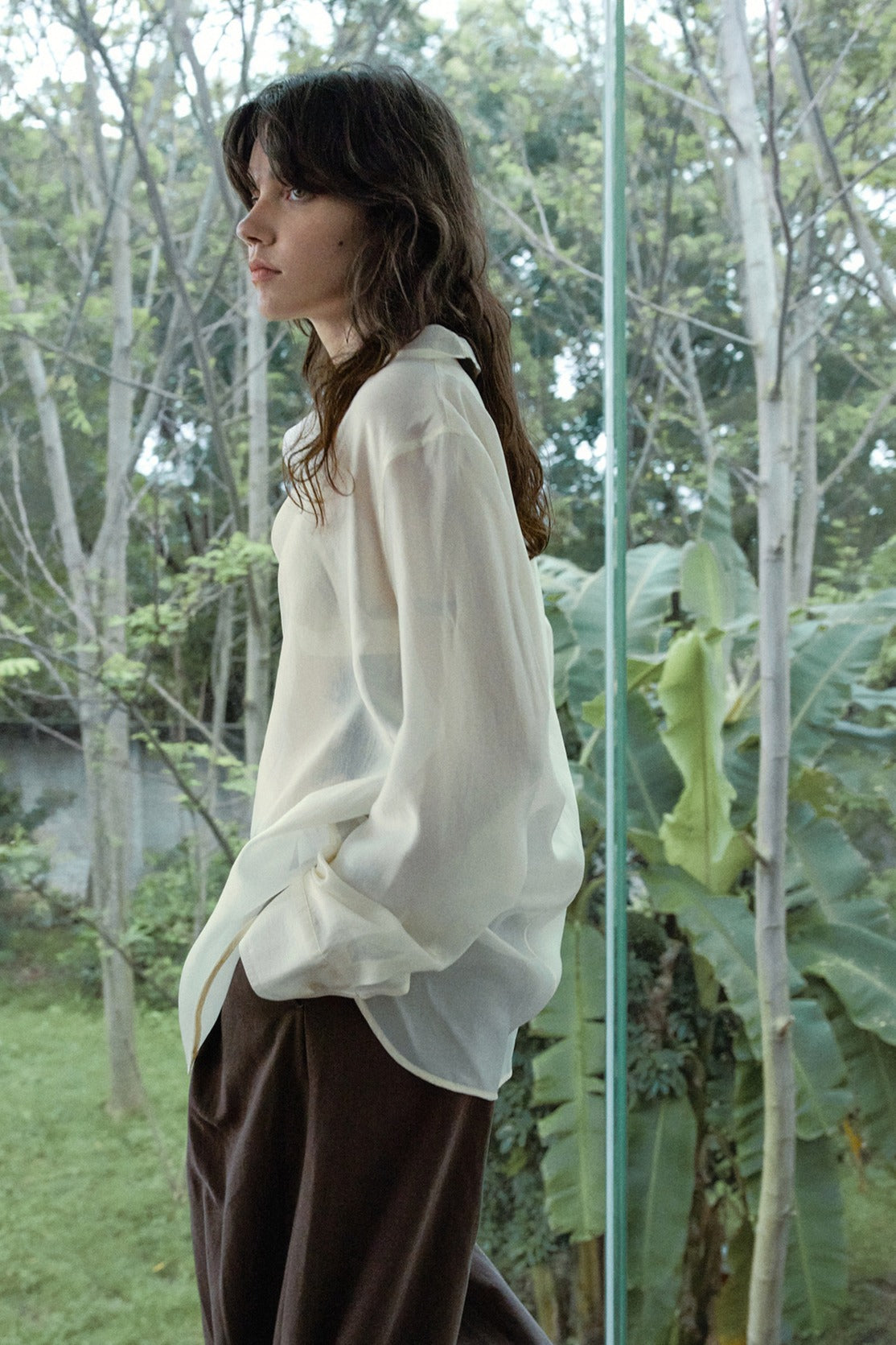 Lightweight and sheer ruffled collar shirt | 4 color