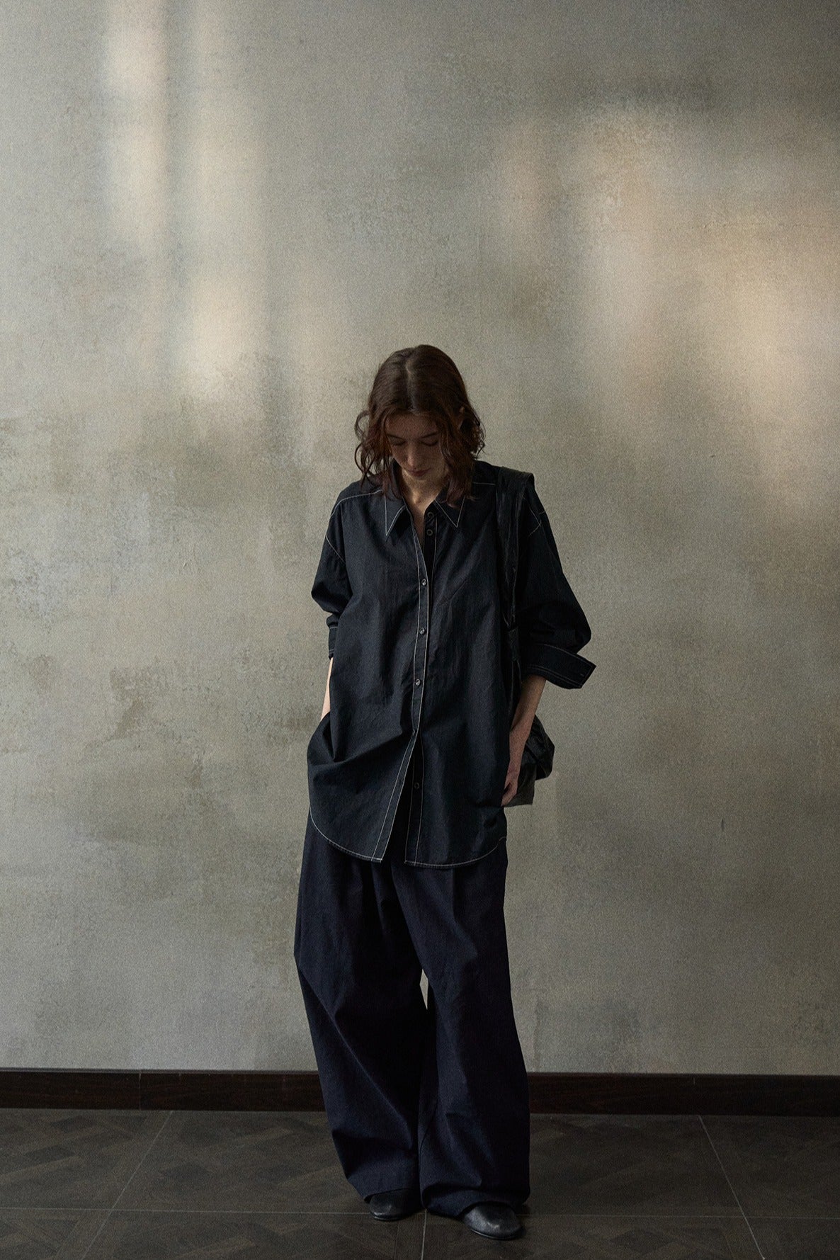 100% cotton asymmetrical fit contrast stitching shirt