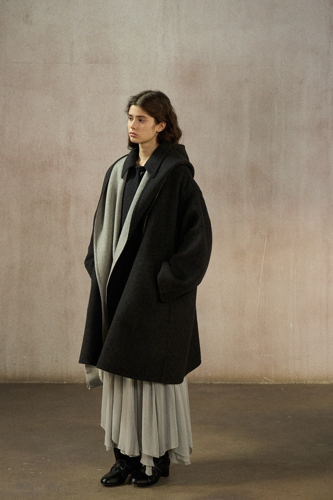 100% wool loose-fit mid-length coat with a scarf hood | 2 color