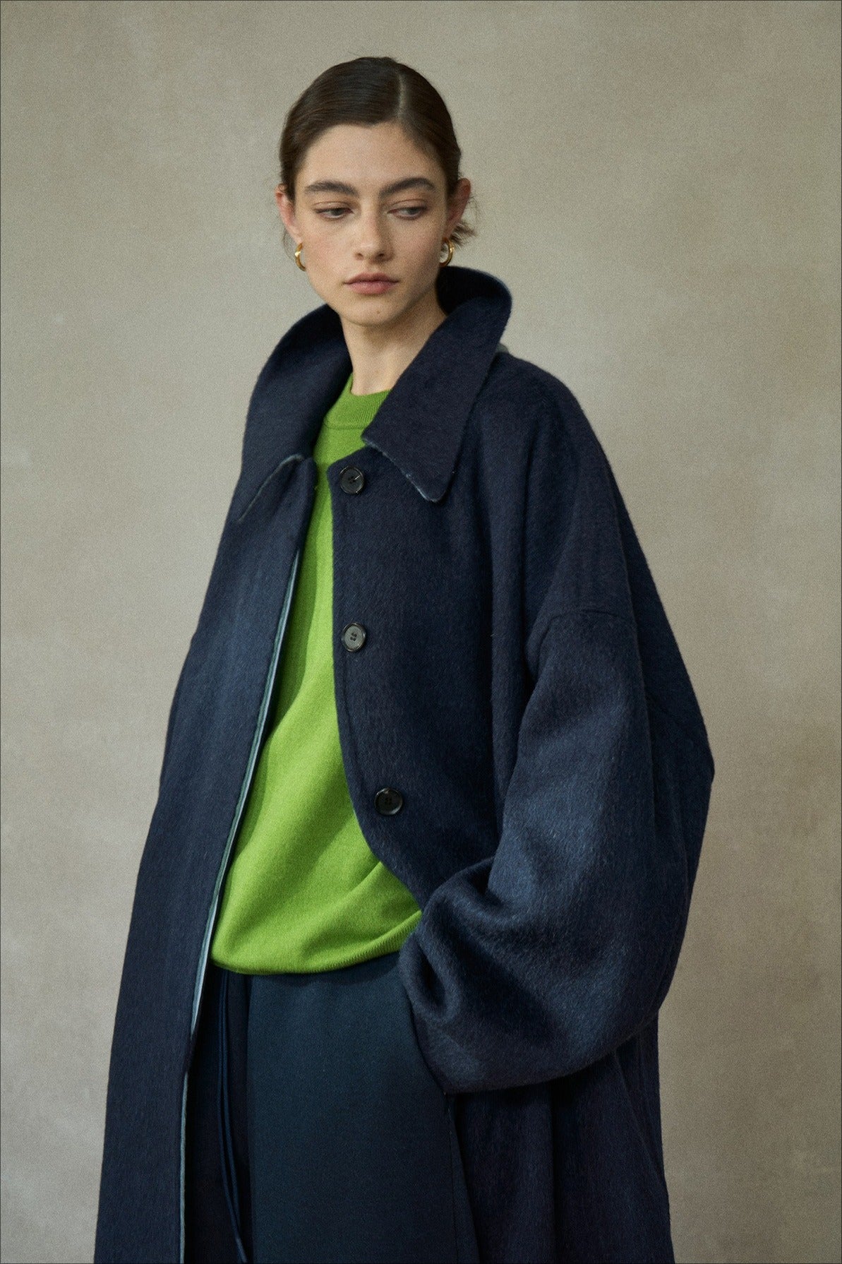 Wool riched structured silhouette mid-length coat | 3 color