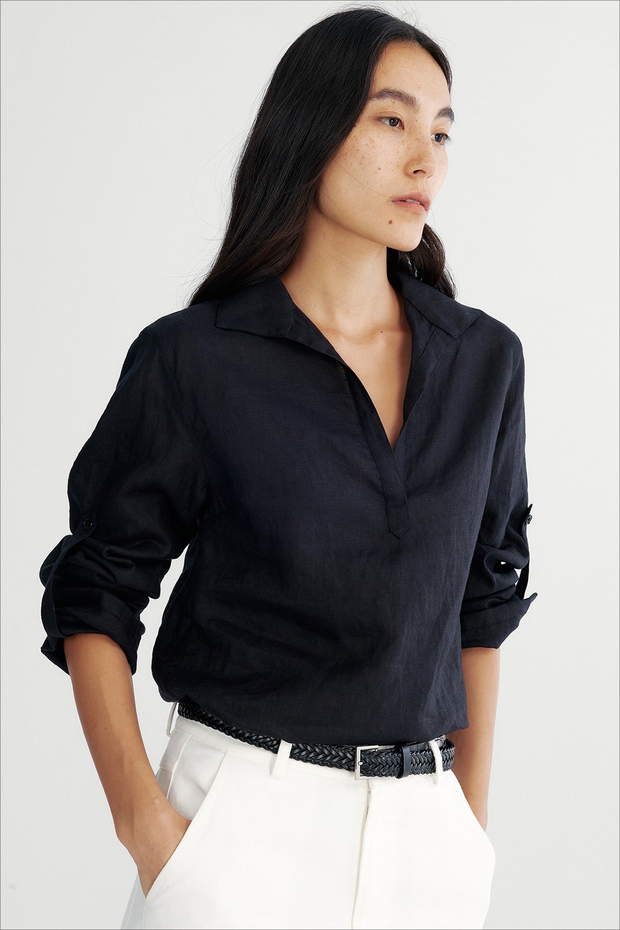 Hemp clean fit half-placket V-neck shirt | 2 color
