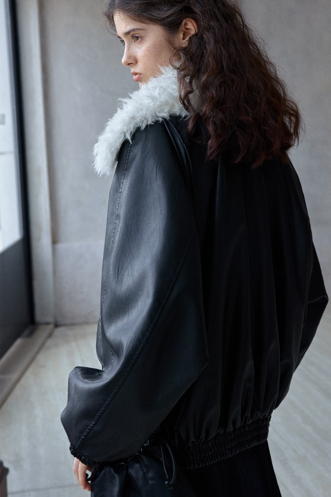 Cozy and chic detachable collar wool-filled PU jacket | 2 color