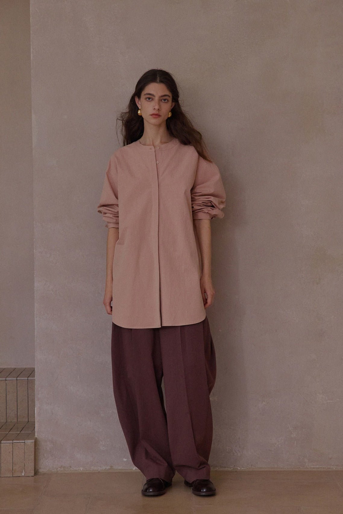 100% cotton relaxed clean-fit raw-edge neck shirt | 3 color