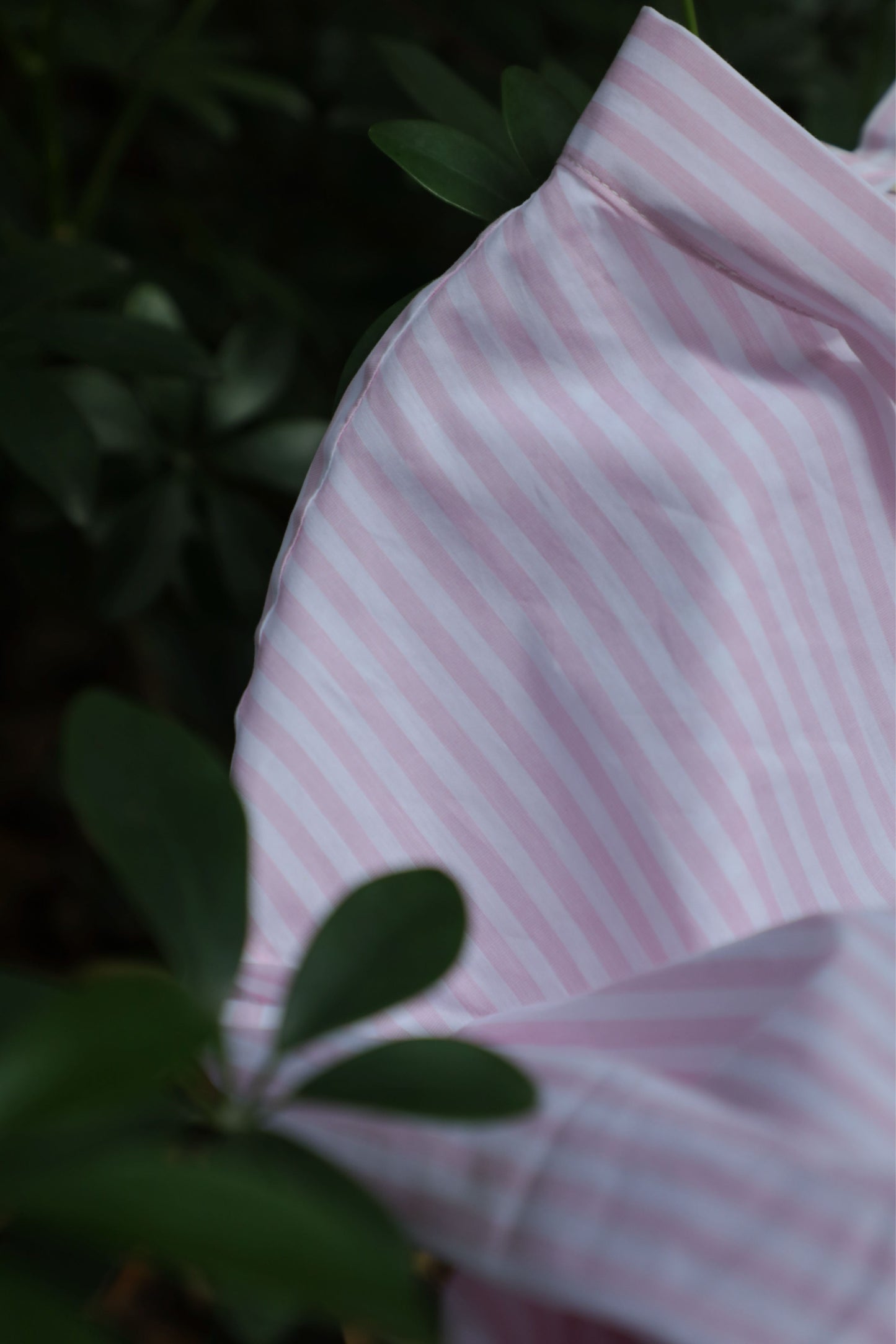 Cotton breezy feel soft striped shirt with a front tie
