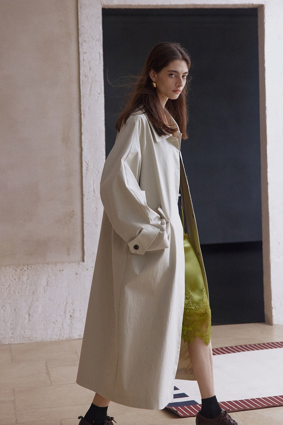 Cotton blend relaxed fit trench coat with a belt |  2 color