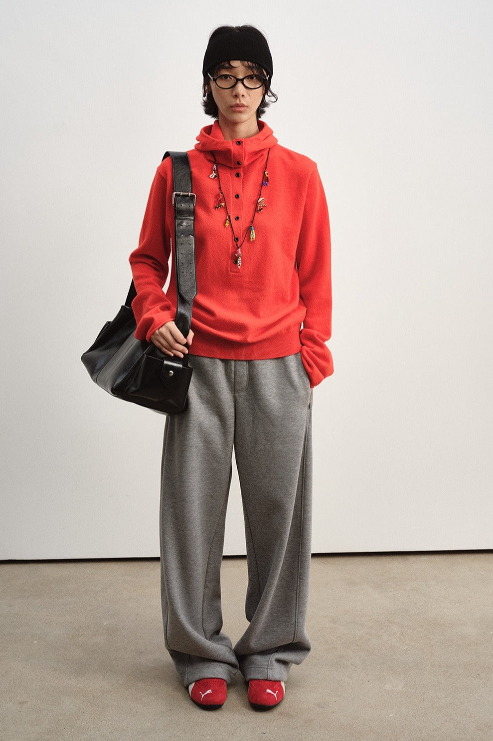 Relaxed-fit banana shaped sweat pants | 3 color