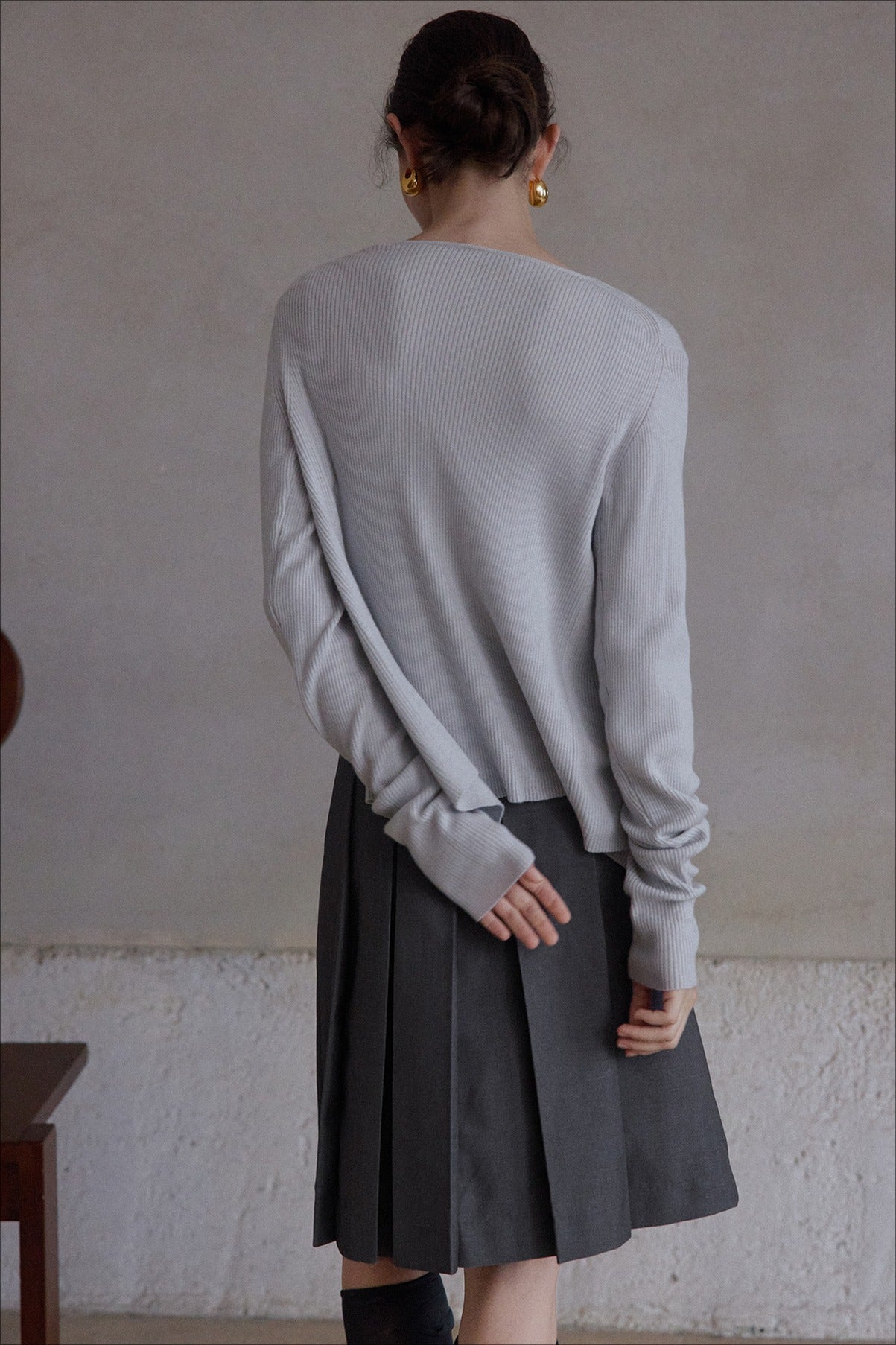 Wool containing fine ribbing V-neck cardigan | 3 color