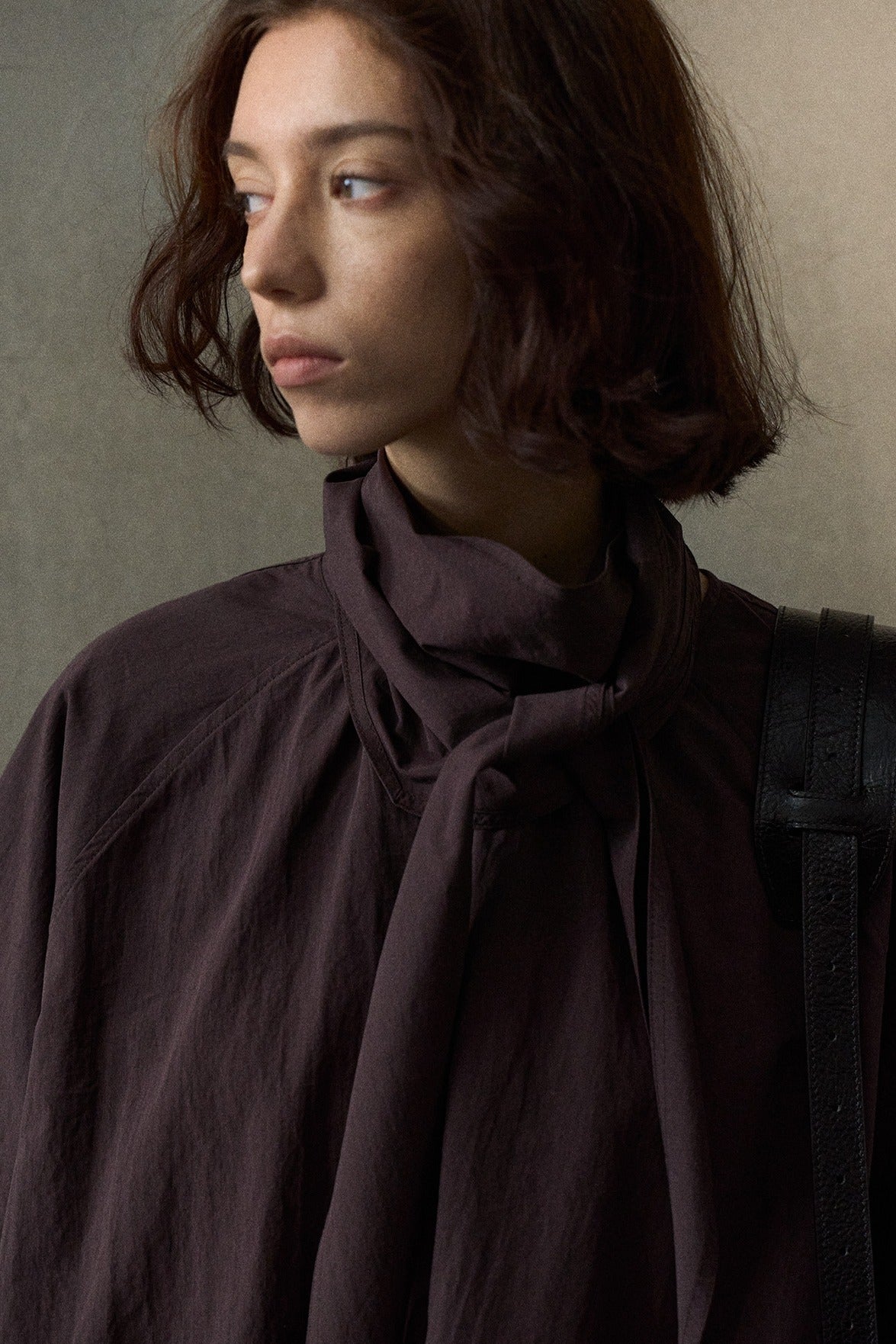 Chemise à col écharpe amovible en mélange de coton | 3 couleurs