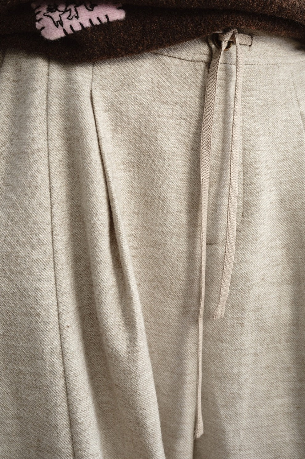 Silhouetted tapered slits hem wide-leg pants | 4 color