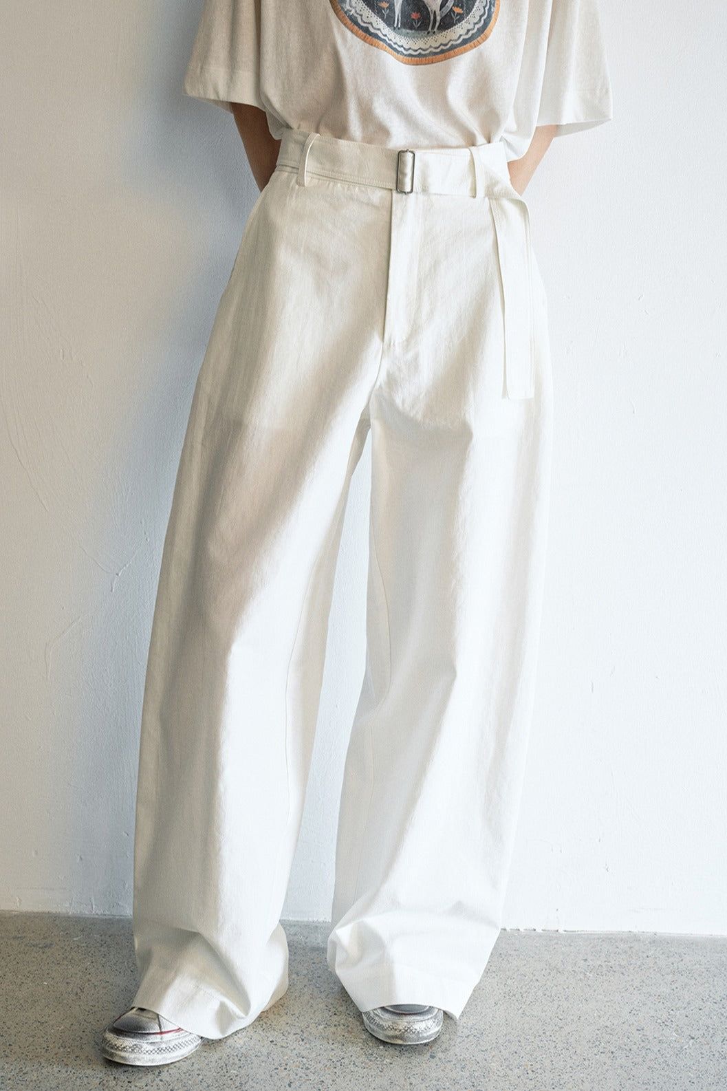 Cotton blend banana silhouette pants with a belt | 2 color