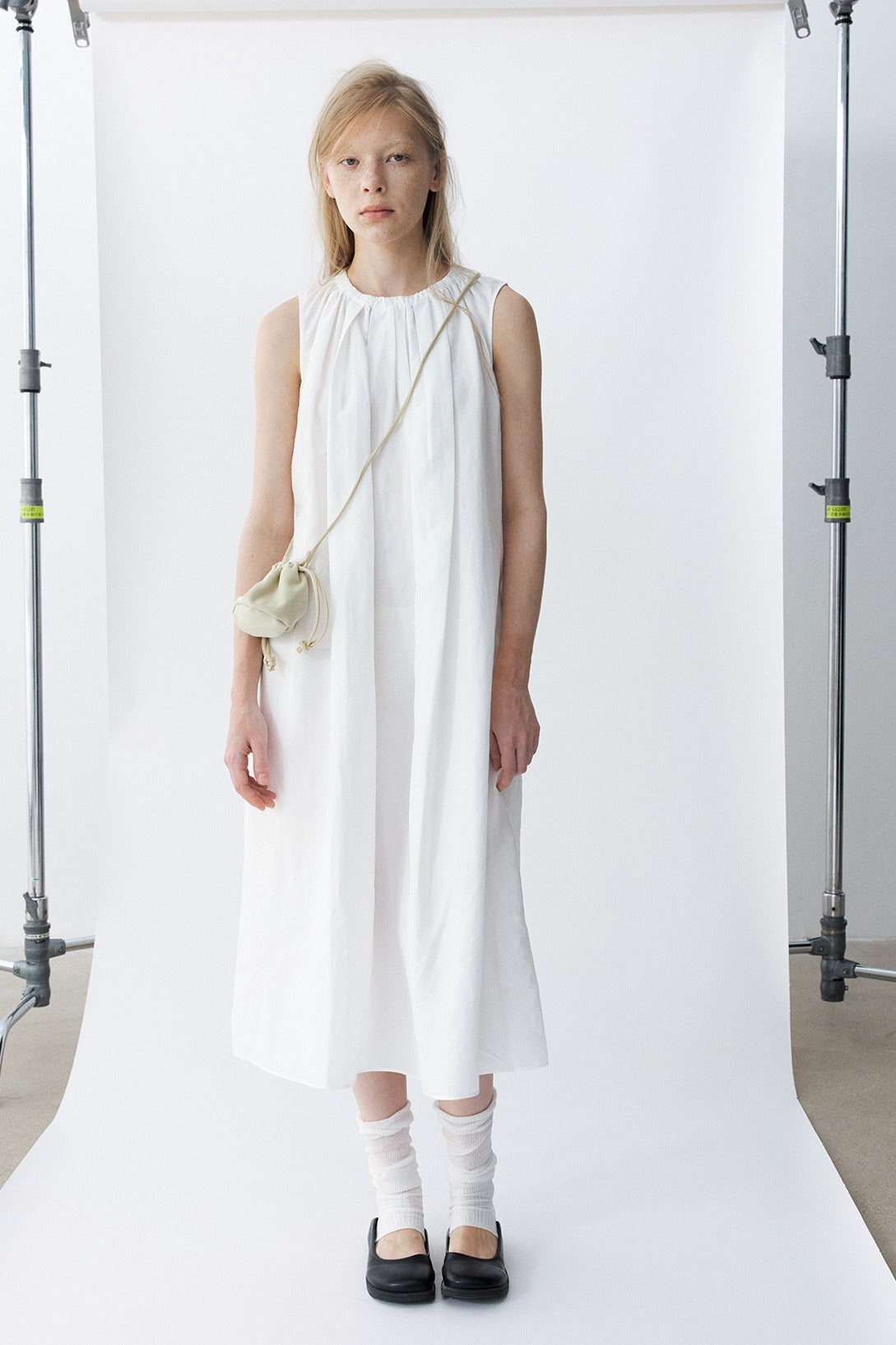 Lyocell blend pleated neck sleeveless dress | 3 color