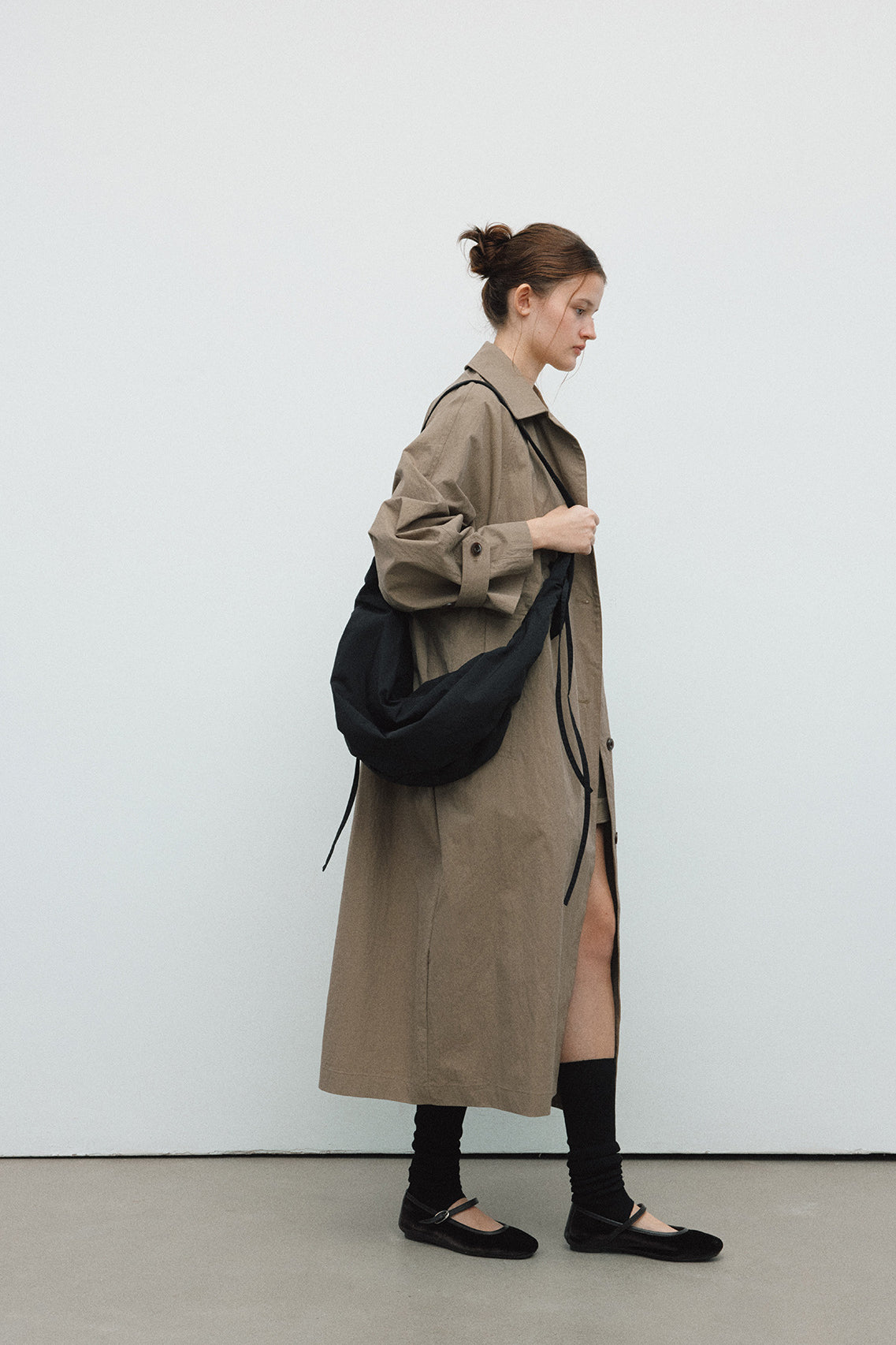 Trench-coat en coton mélangé à texture papier, coupe cocon