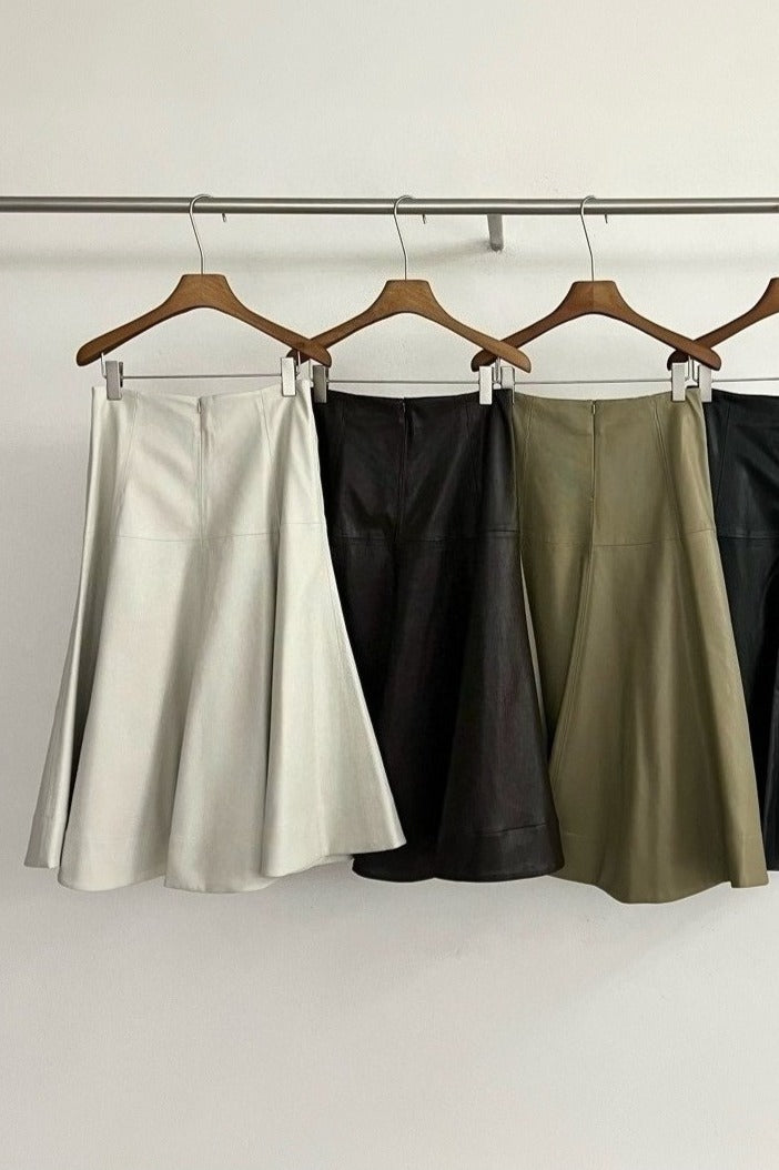 Smooth big hem A-line PU skirt | 4 color