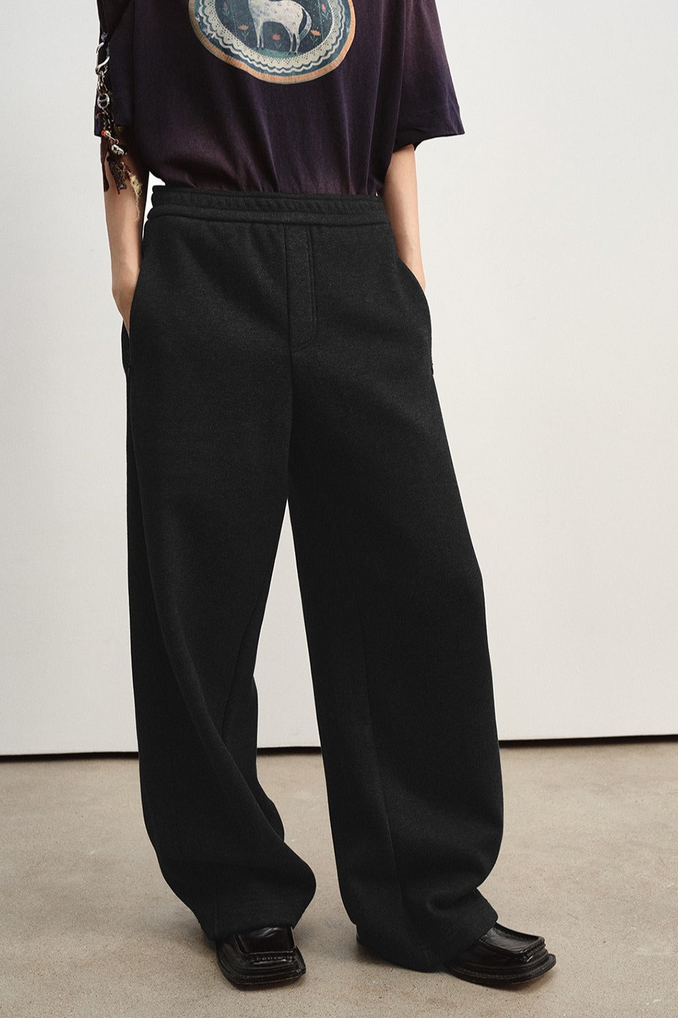 Relaxed-fit banana shaped sweat pants | 3 color