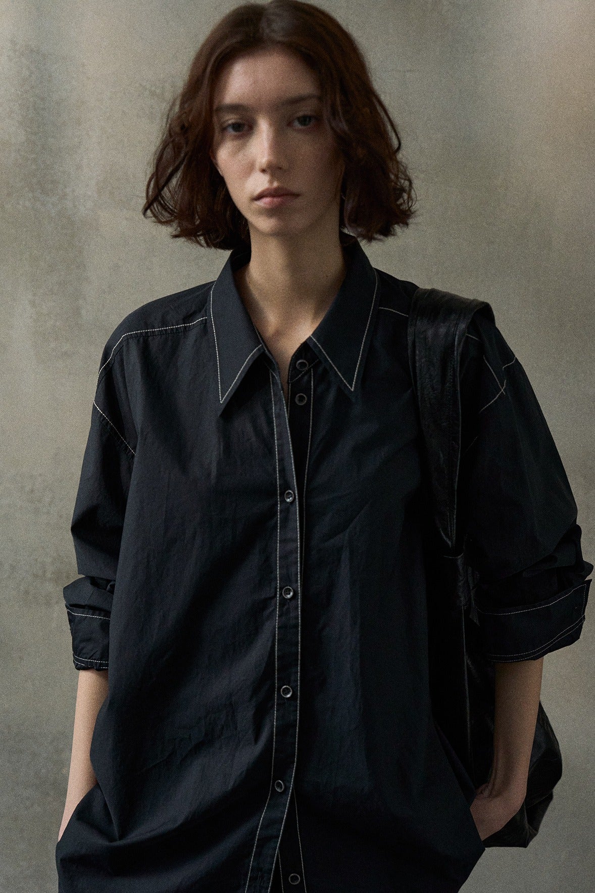 100% cotton asymmetrical fit contrast stitching shirt