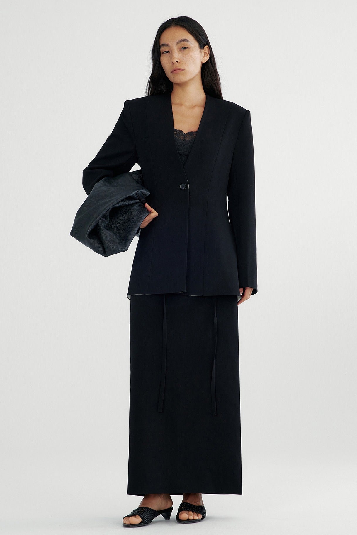 Straight fit structured fabric back split skirt | 2 color