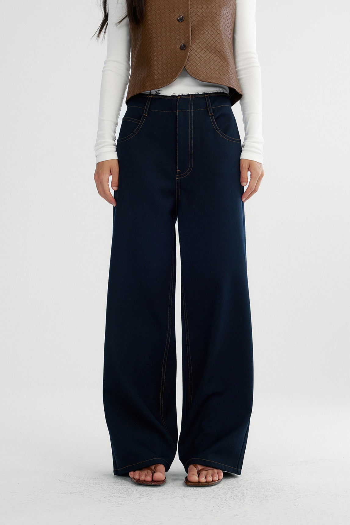 Structured sharp straight-leg raw-waistline stitching jeans