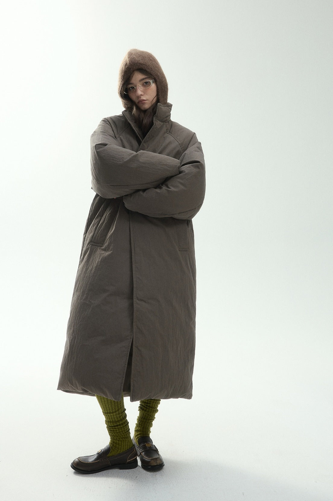 Paper-like textured stand-collar cocoon shape down coat | 3 color