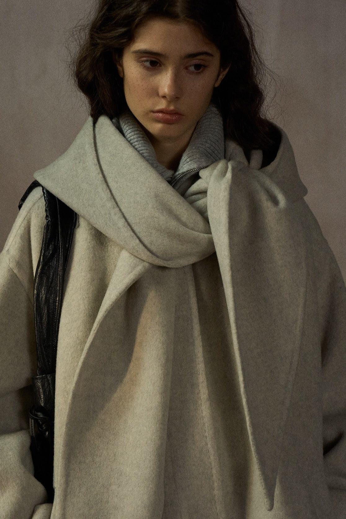 100% wool loose-fit mid-length coat with a scarf hood | 2 color