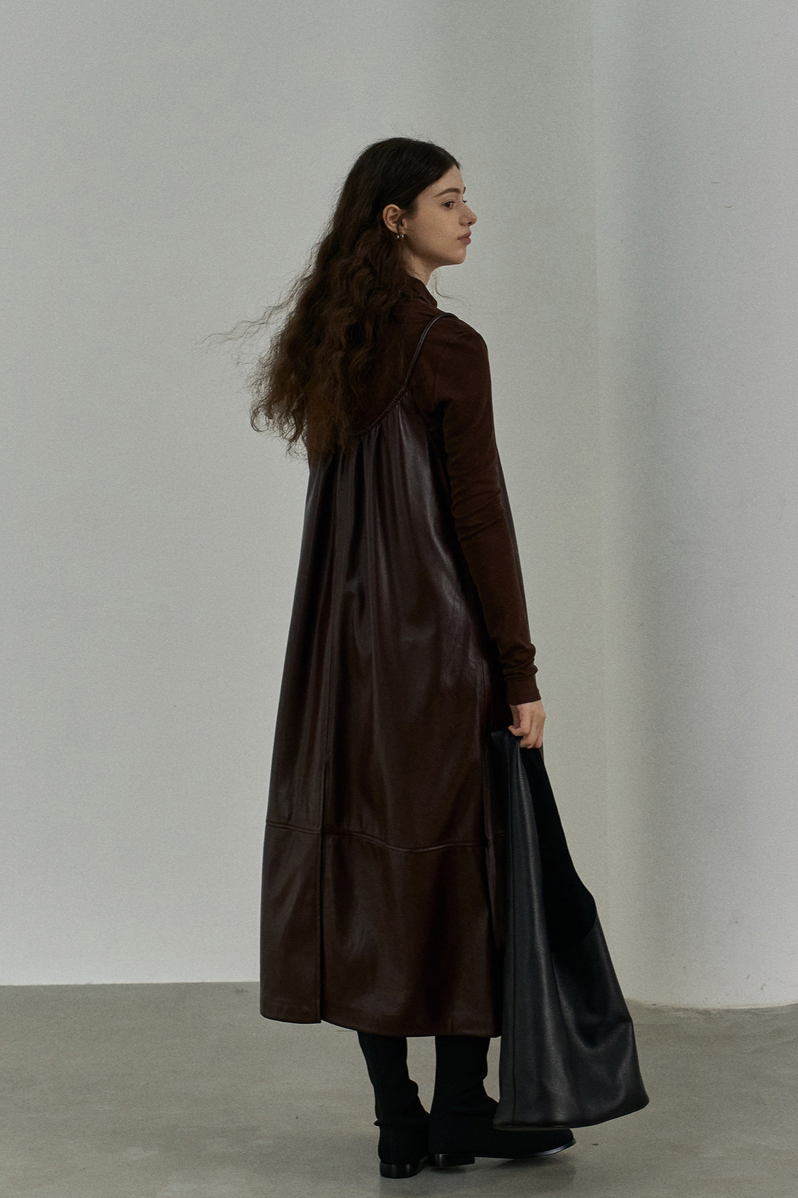Vestido de PU plisado con tirantes en forma de A | 3 colores