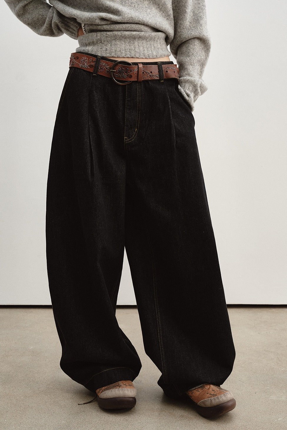 Cotton blend ultra-wide-leg silhouetted jeans | 2 color