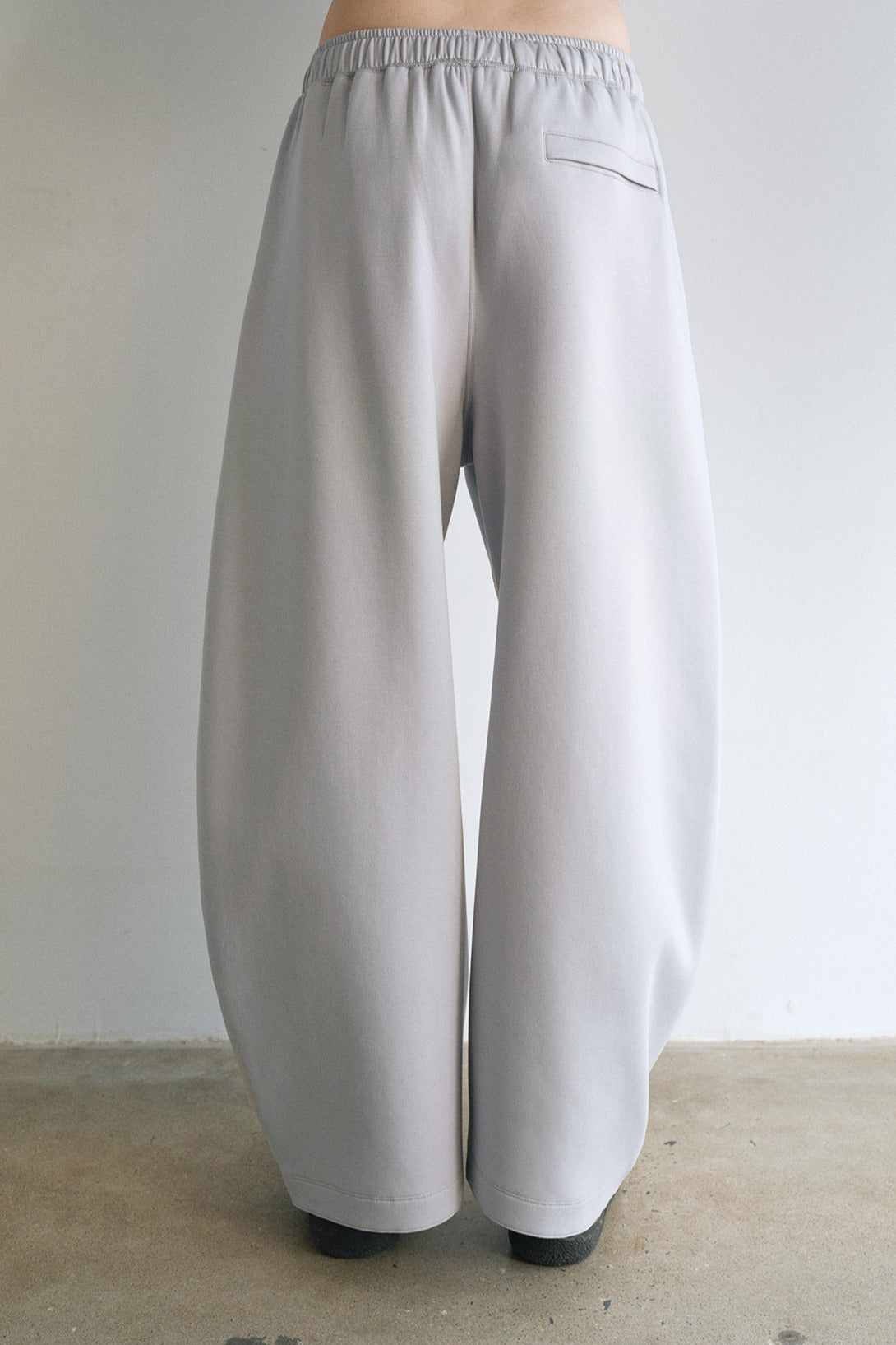 Cotton blend airy fabric banana-shape sweatpants | 3 color