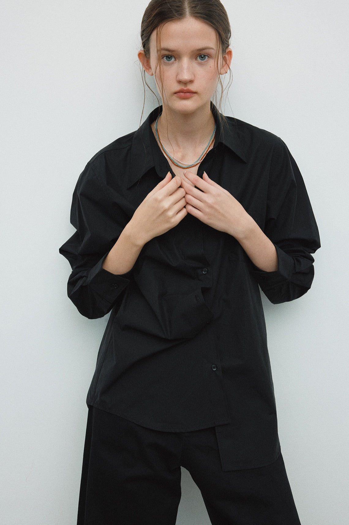 Camisa minimalista de largo medio 100% algodón | 3 colores