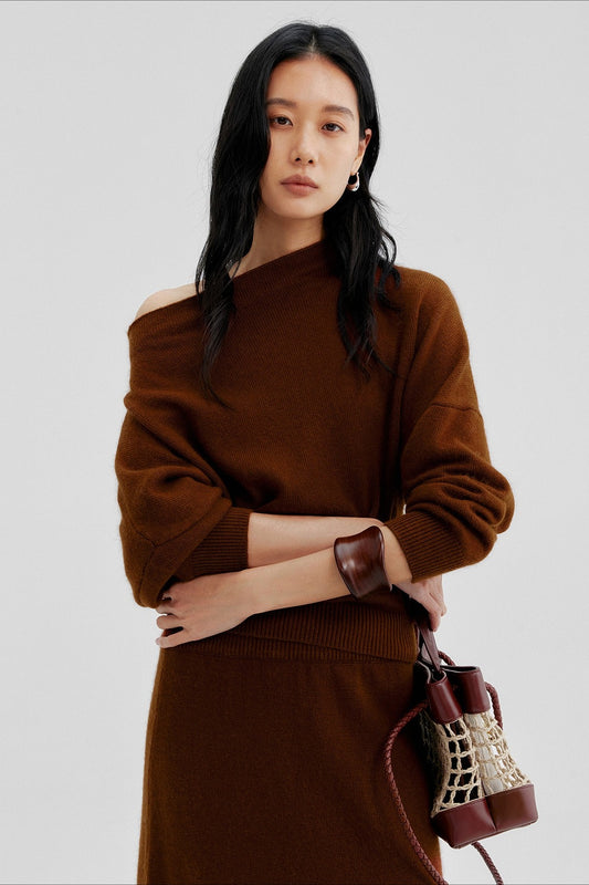 Soft and cozy off-shoulder sweater | 2 color