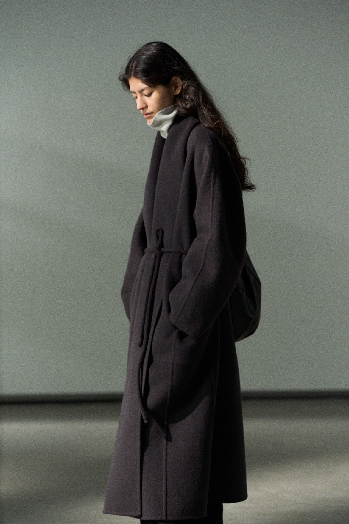 100% wool wide lapel LARGE overcoat