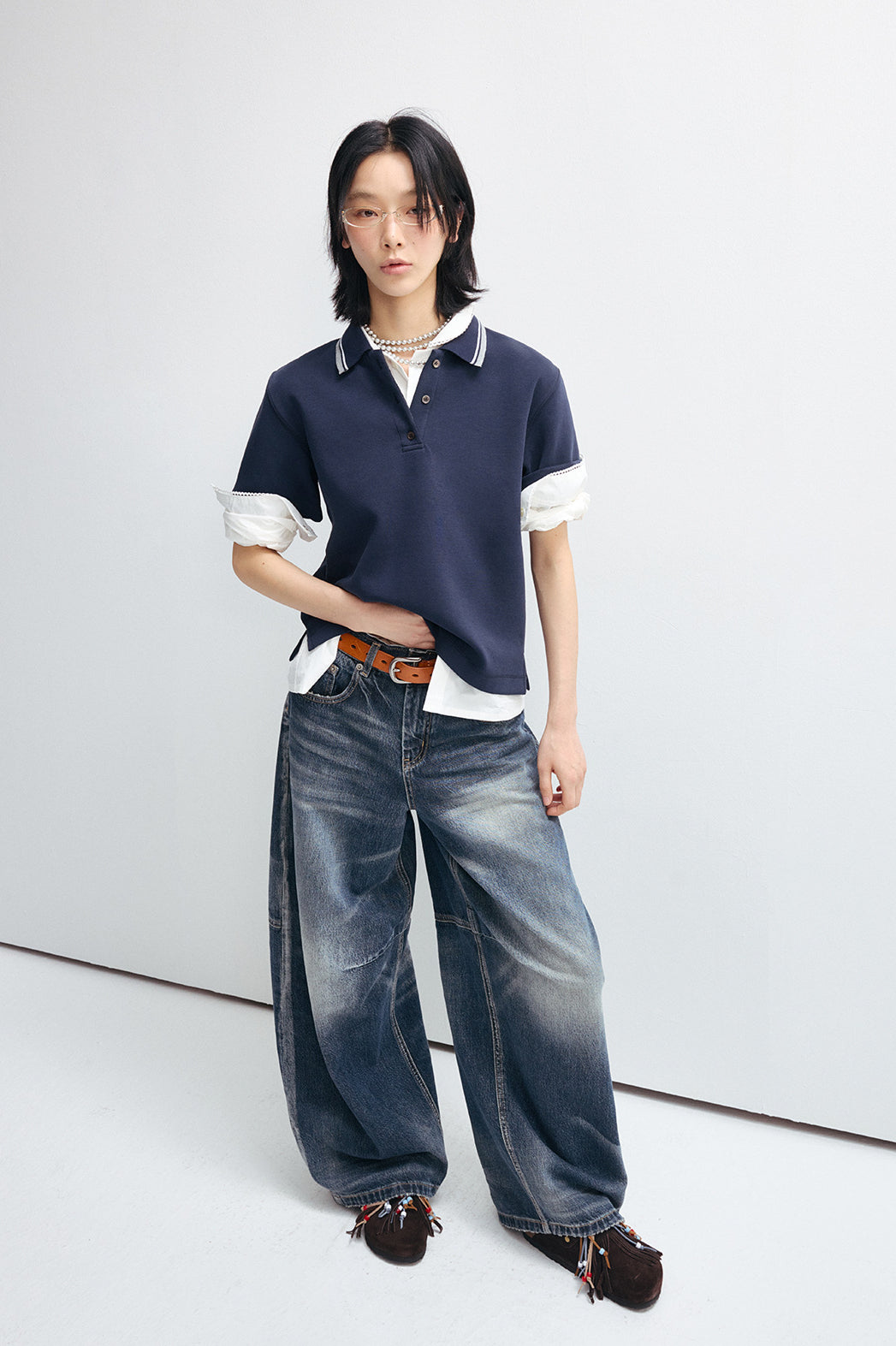Camiseta polo clásica elástica de estilo moderno.