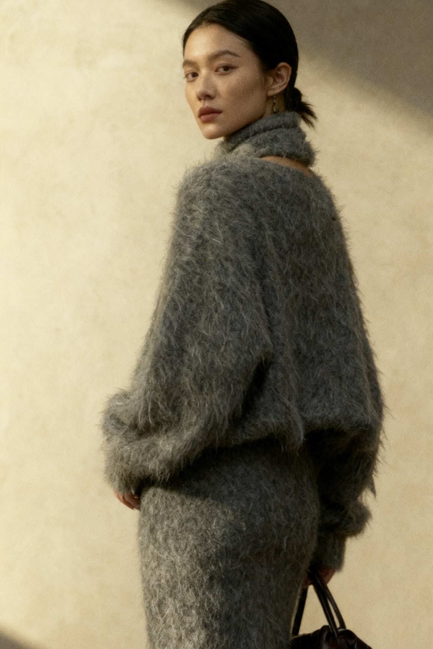 Pull oversize en laine d'alpaga mélangée à poils longs avec écharpe | 3 couleurs