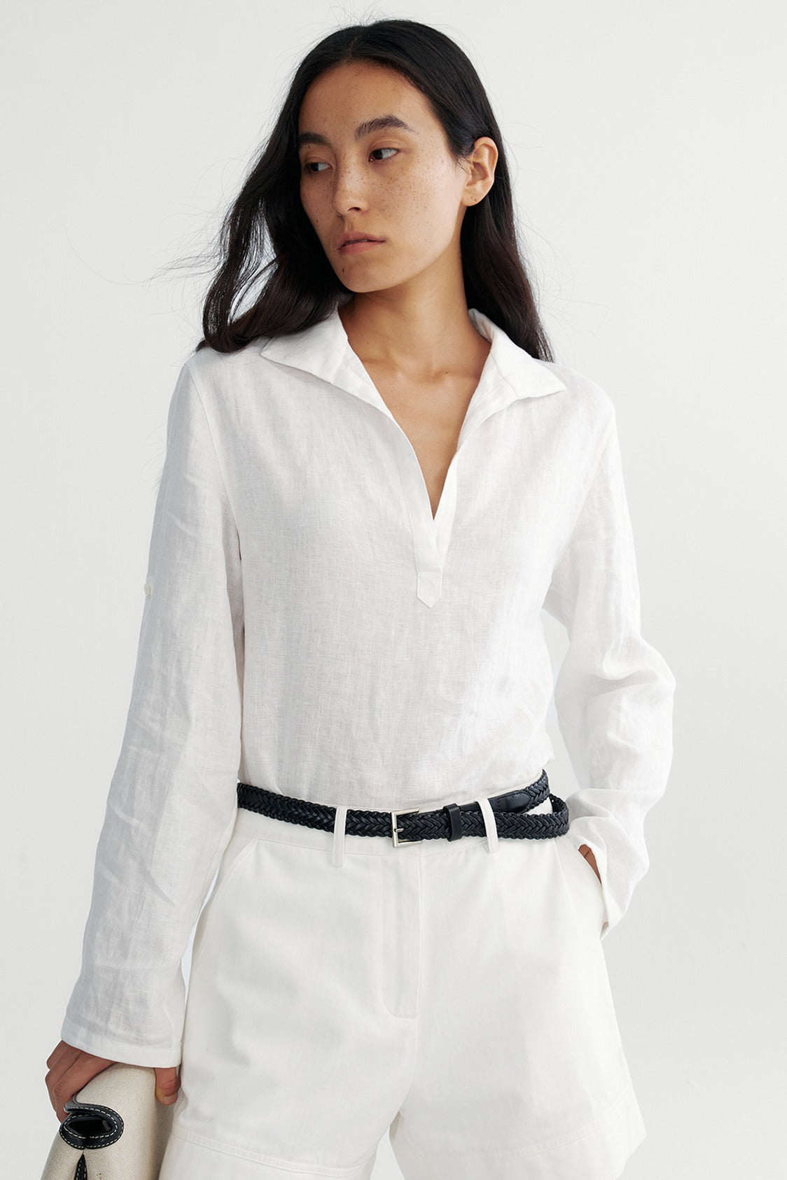 Hemp clean fit half-placket V-neck shirt | 2 color