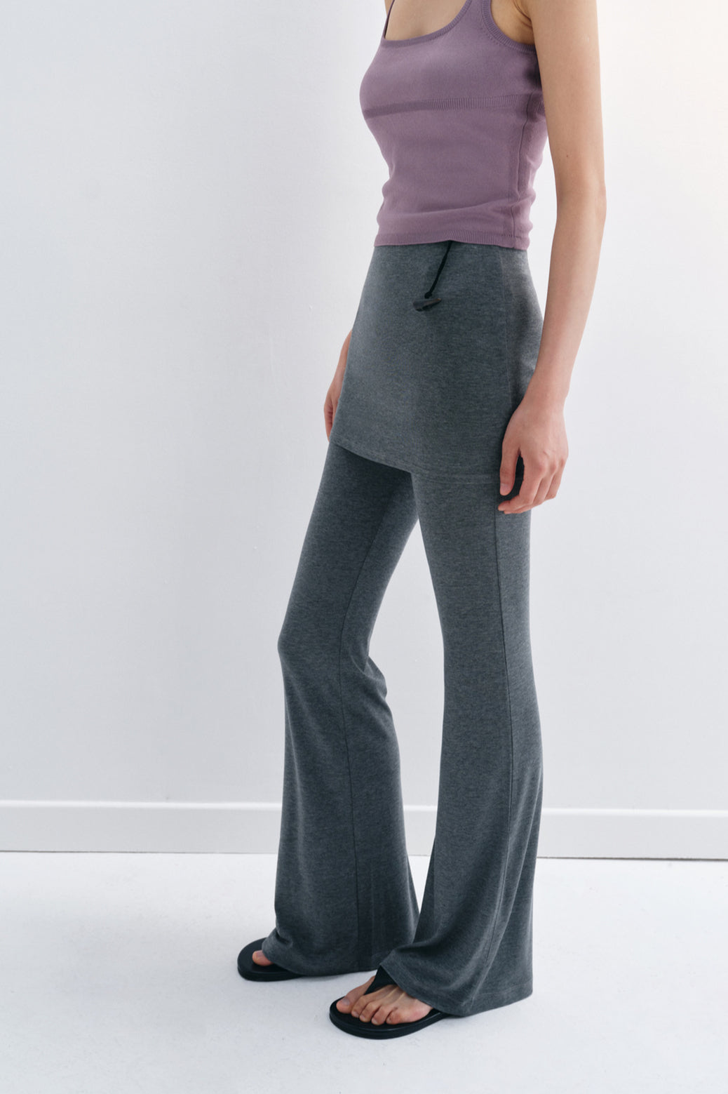 Elastic lyocell blend soft yoga pants with a mini skirt | 2 color