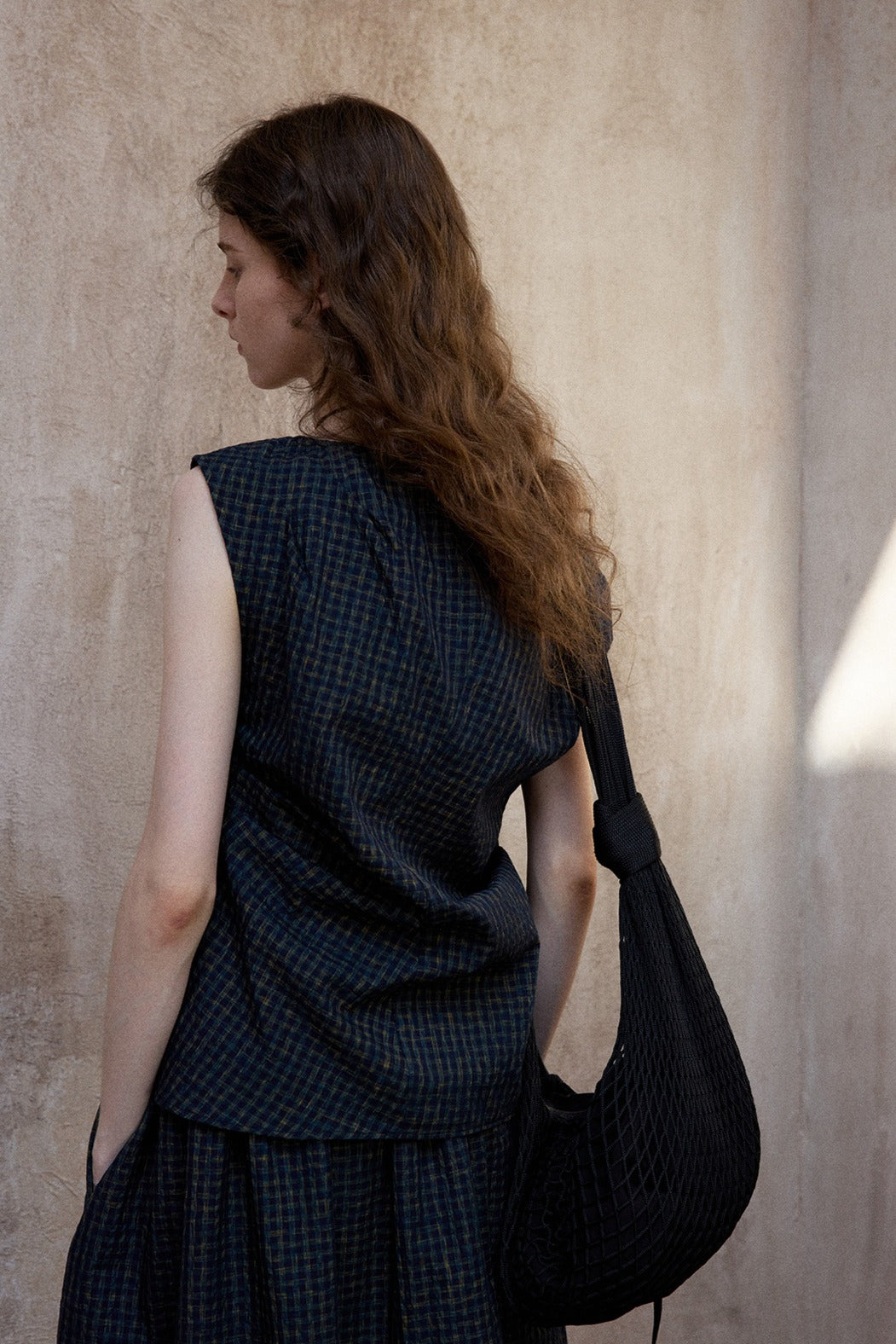 Asymmetrical design puffed fabric top | 2 color