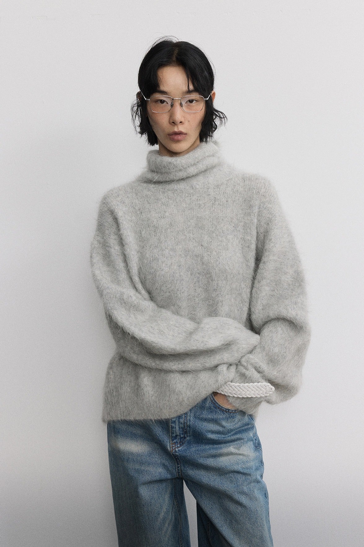 Alpaca blend elastic and cozy high-neck sweater | 4 color