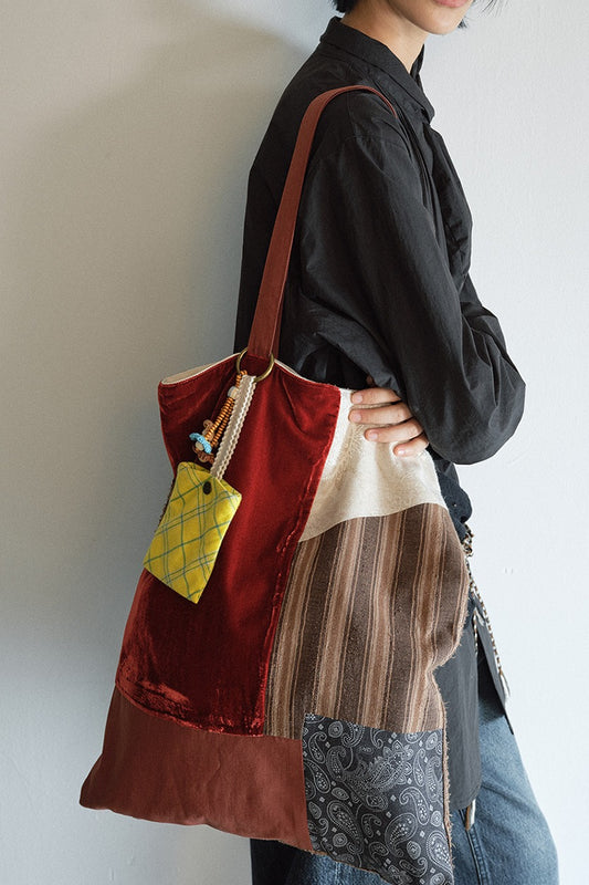 Vintage-style patchwork tote bag