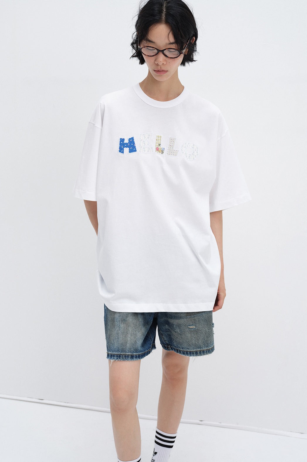 Cotton loose t-shirt with embroidered patches | 3 color