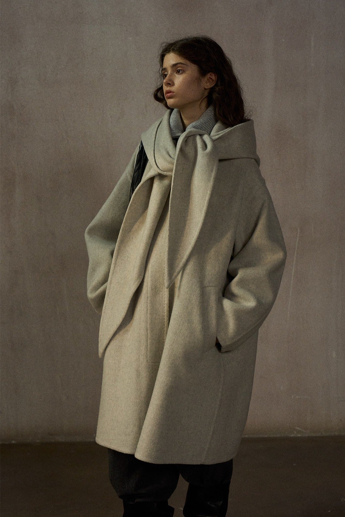 100% wool loose-fit mid-length coat with a scarf hood | 2 color