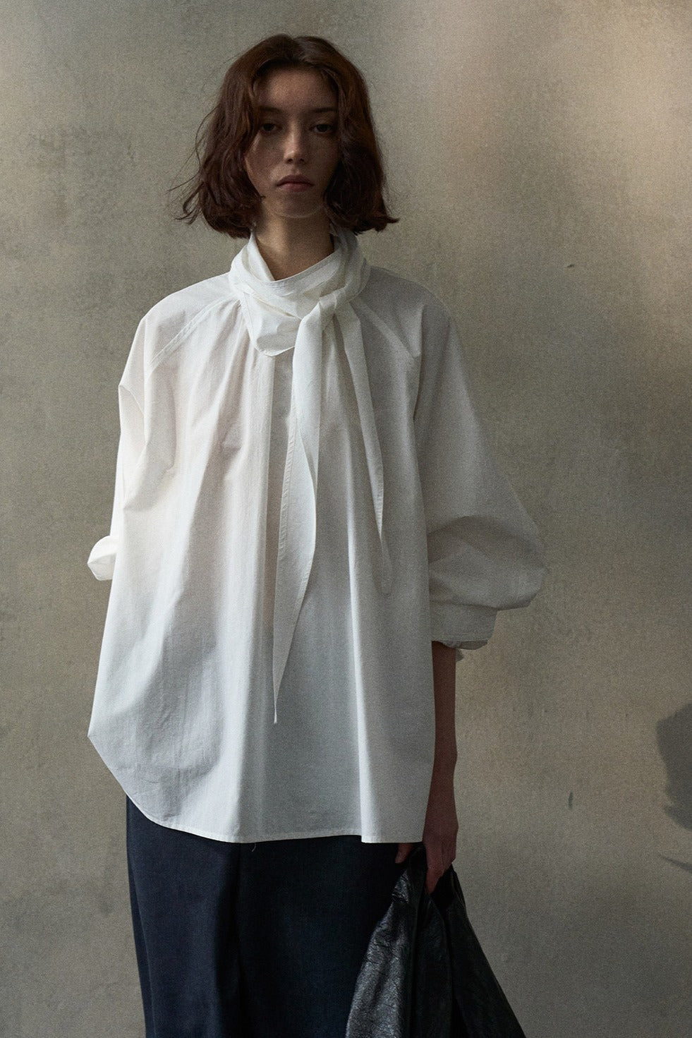 Chemise à col écharpe amovible en mélange de coton | 3 couleurs