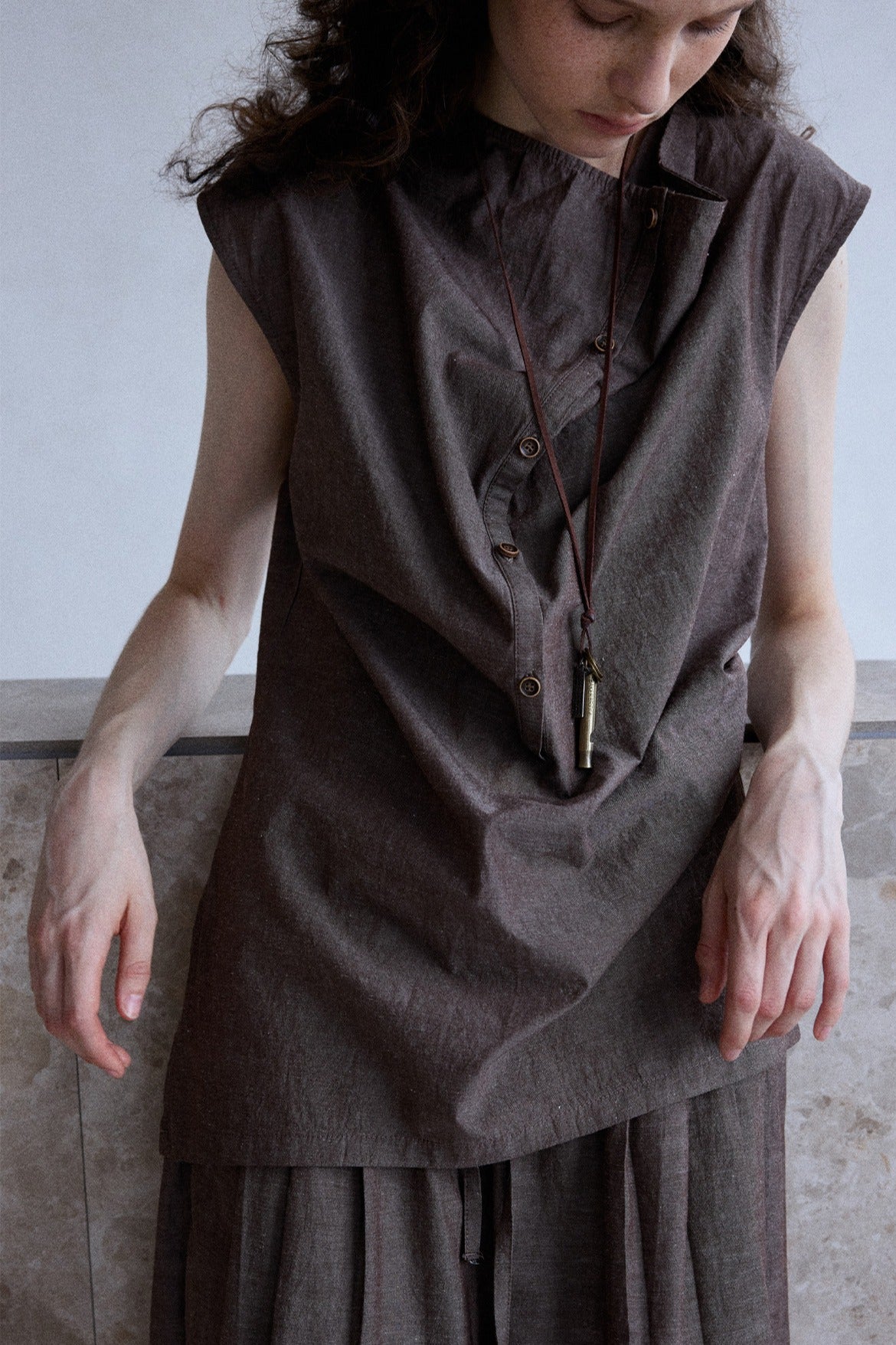 Cotton blend linen diagonal front vest shirt | 2 color