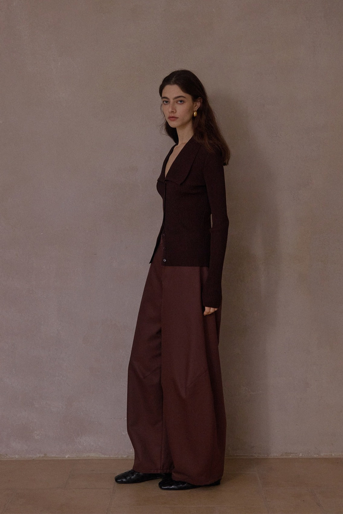 Cotton blend strong silhouette cocoon shape loose pants | 4 color