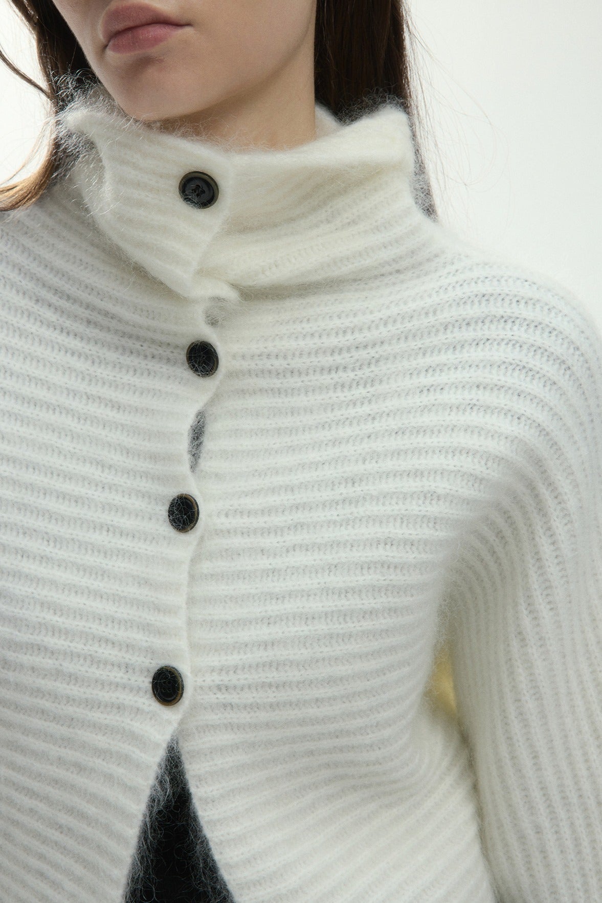 Prenda de punto suave y elegante con canalé en mezcla de mohair | 2 colores