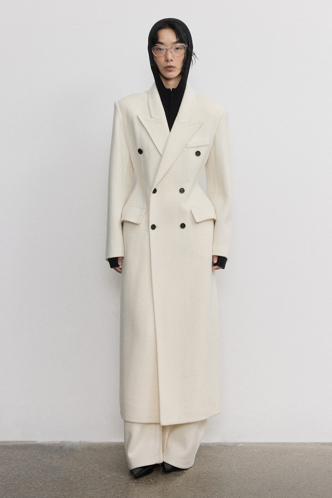 100% wool hourglass silhouette overcoat | 3 color